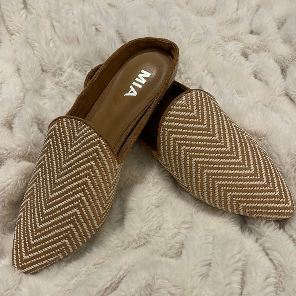 MIA Women's Tan Slip-On Shoes - Size 8 NWOT